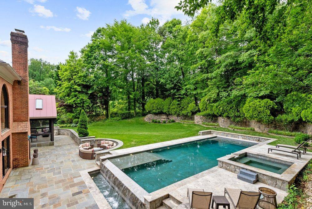 1102 Mill Ridge McLean, VA 22102 - Photo 12 of 48