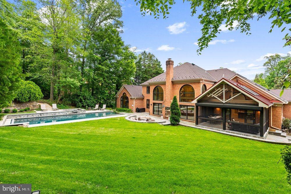 1102 Mill Ridge McLean, VA 22102 - Photo 2 of 48