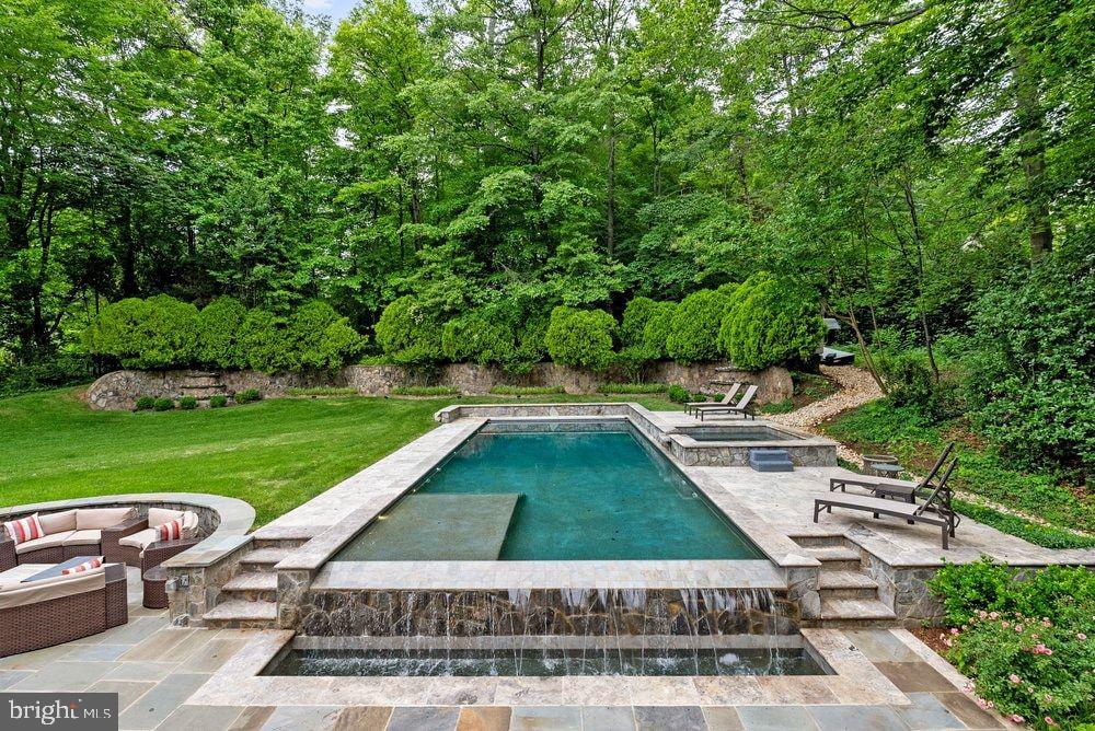 1102 Mill Ridge McLean, VA 22102 - Photo 24 of 48