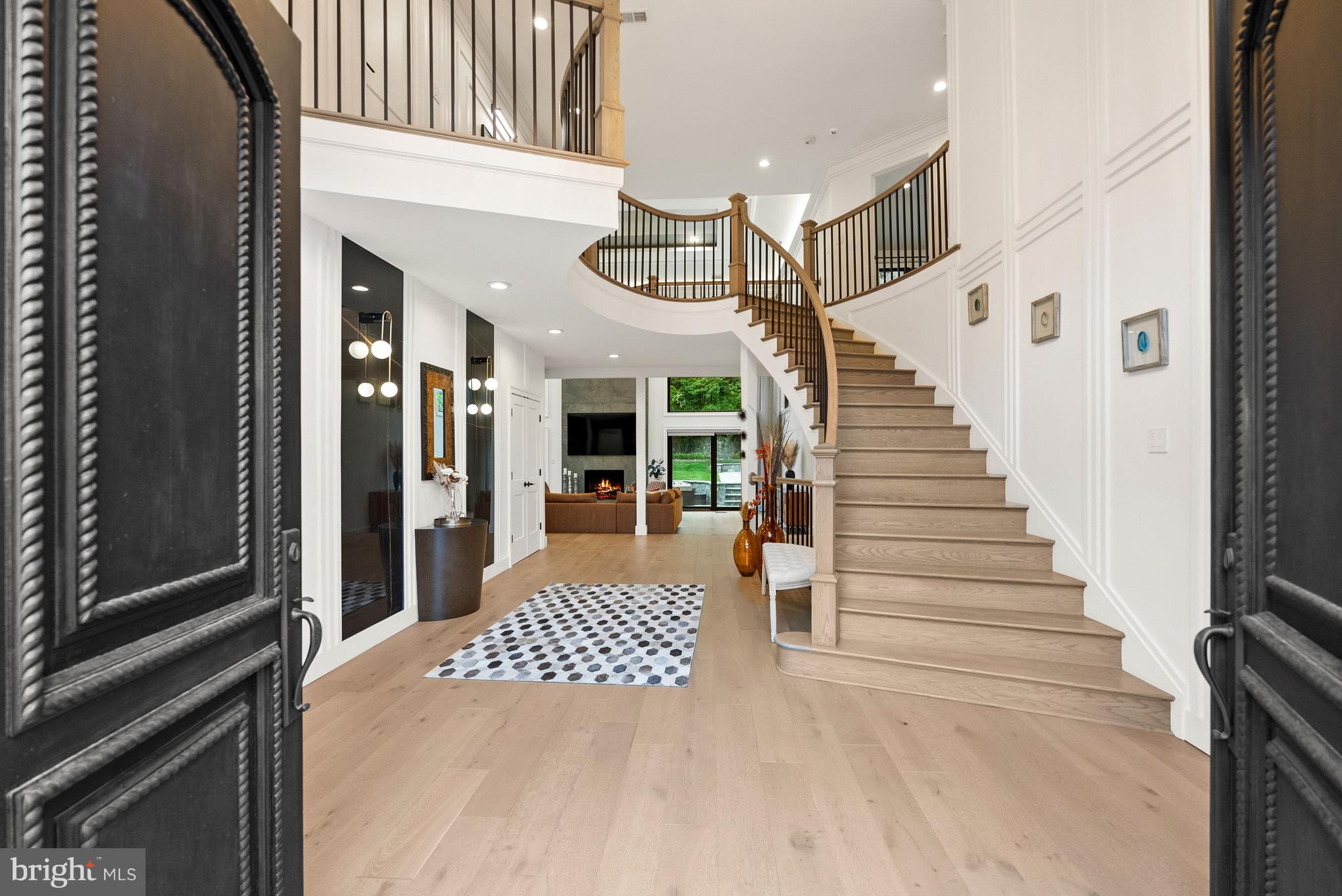 1102 Mill Ridge McLean, VA 22102 - Photo 3 of 48