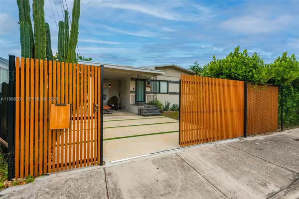 $3,000 | 2925 Northwest 11th Avenue, Unit FRONT, Miami, FL 33127