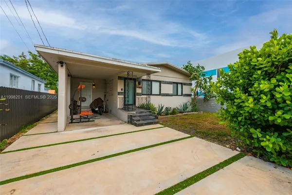 $3,000 | 2925 Northwest 11th Avenue, Unit FRONT, Miami, FL 33127