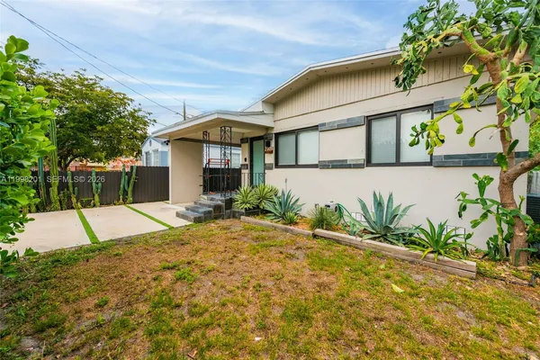 $3,000 | 2925 Northwest 11th Avenue, Unit FRONT, Miami, FL 33127