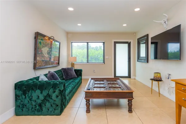 $3,000 | 2925 Northwest 11th Avenue, Unit FRONT, Miami, FL 33127