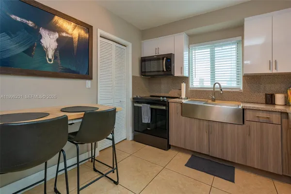 $3,000 | 2925 Northwest 11th Avenue, Unit FRONT, Miami, FL 33127