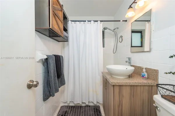 $3,000 | 2925 Northwest 11th Avenue, Unit FRONT, Miami, FL 33127