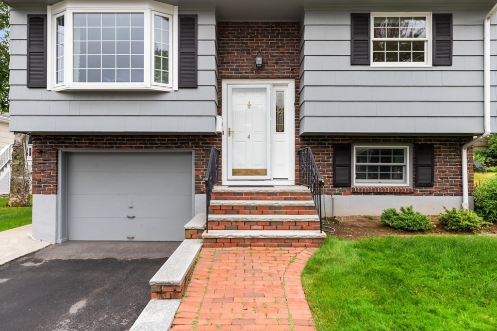 4 Rossmore Road Lynnfield, MA 01940 - Photo 4 of 29