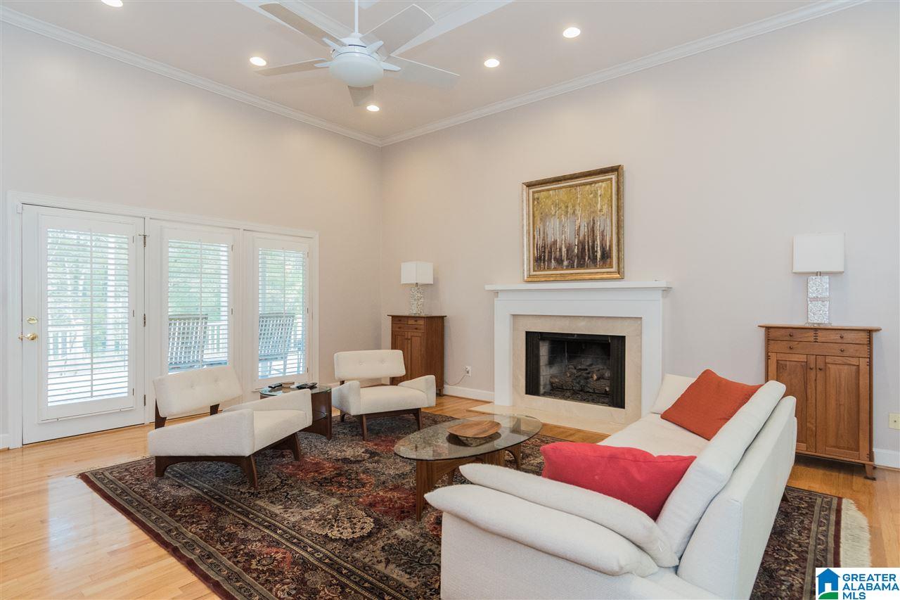 121 Weatherly Way Pelham, AL 35124 - Photo 4 of 48