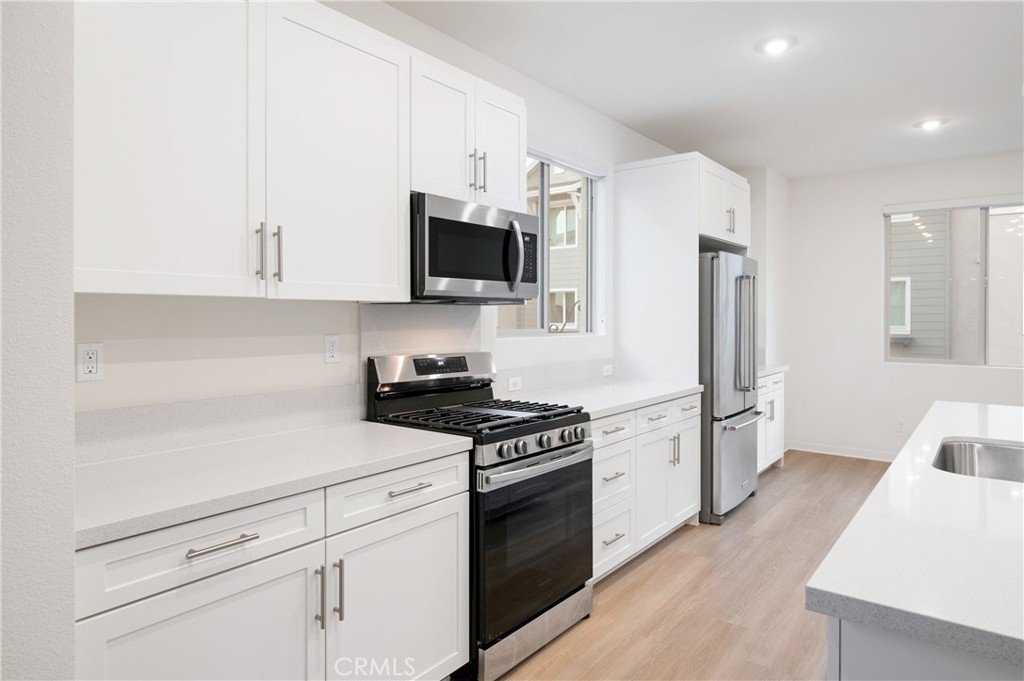 32040 Paseo Vienta San Juan Capistrano, CA 92675 - Photo 4 of 27 Kitchen