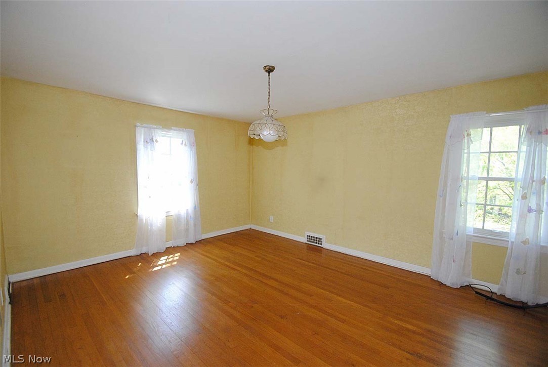 2406 Glendon Road Cleveland, OH 44118 - Photo 21 of 35 Gallery Image 21