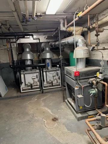 a view of living room with washer and dryer