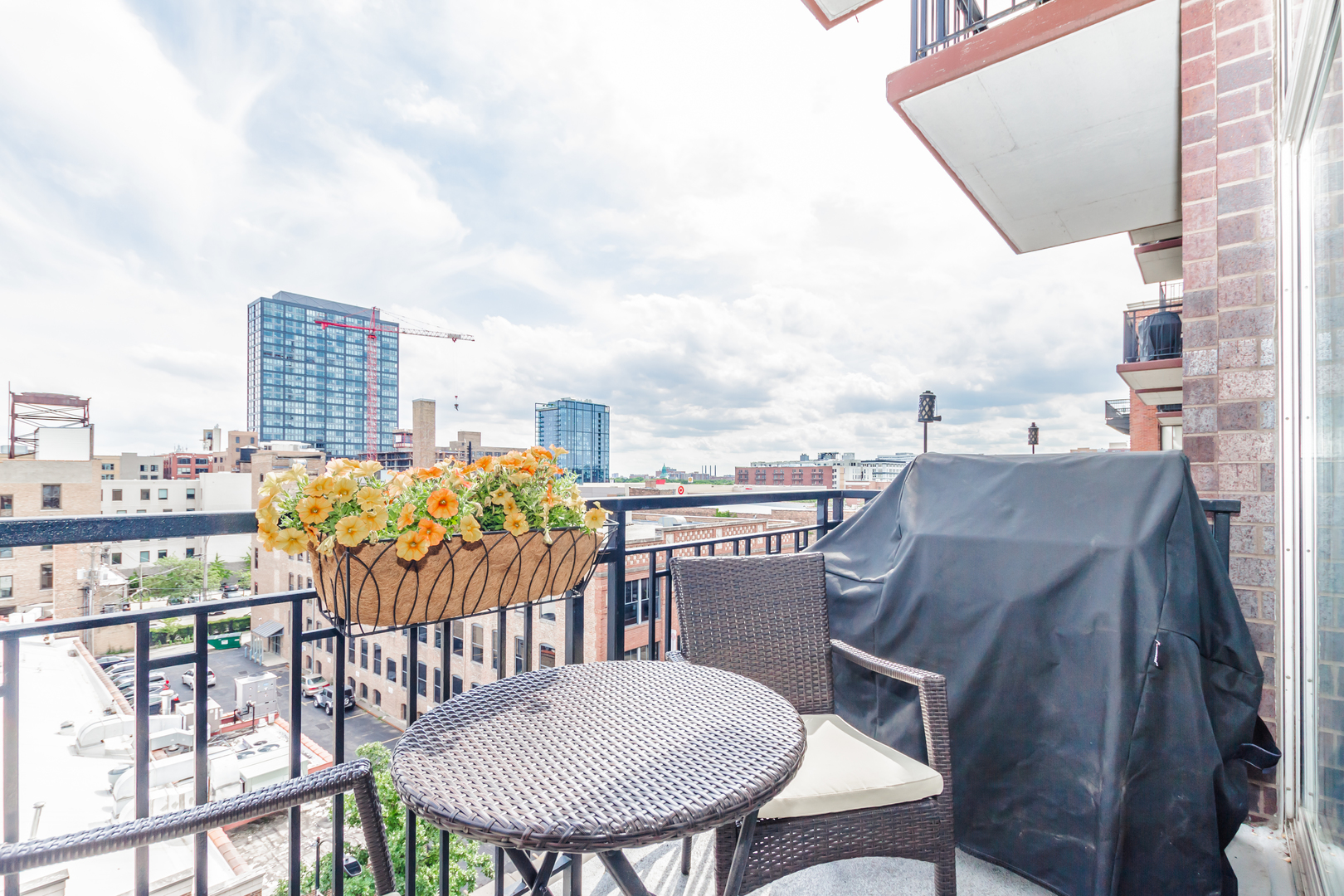 1000 West Adams Street, Unit 609 Chicago, IL 60607 - Photo 11 of 33 Gallery Image 11