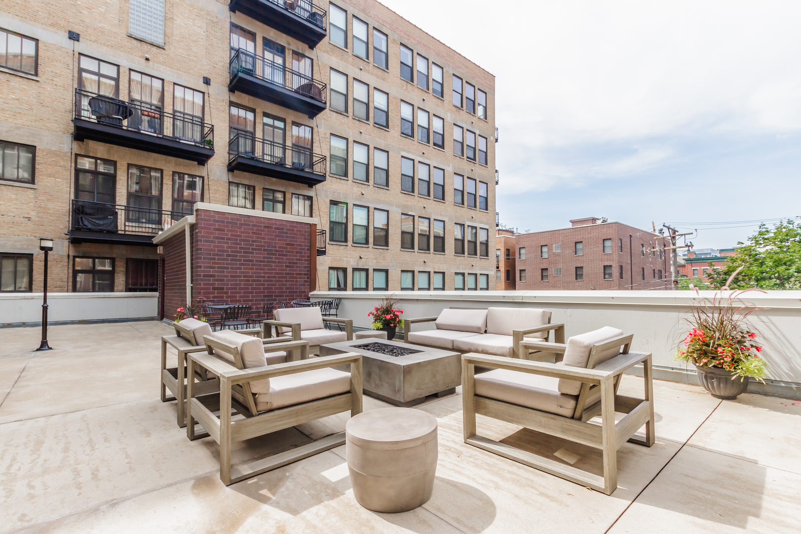 1000 West Adams Street, Unit 609 Chicago, IL 60607 - Photo 27 of 33 Gallery Image 27