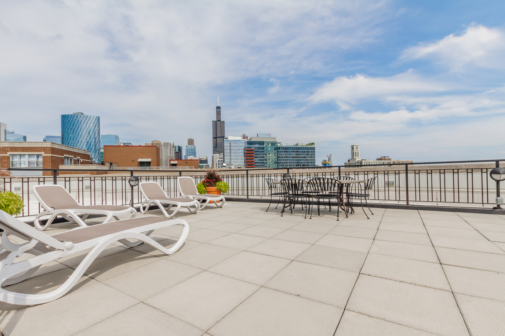 1000 West Adams Street, Unit 609 Chicago, IL 60607 - Photo 28 of 33 Gallery Image 28