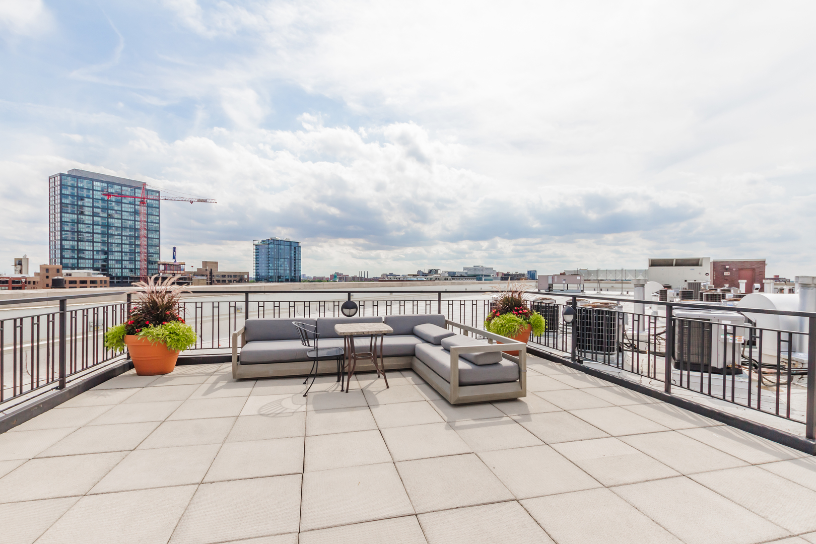 1000 West Adams Street, Unit 609 Chicago, IL 60607 - Photo 29 of 33 Gallery Image 29