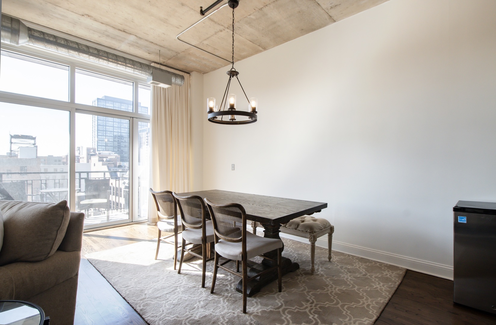 1000 West Adams Street, Unit 609 Chicago, IL 60607 - Photo 4 of 33 Gallery Image 4