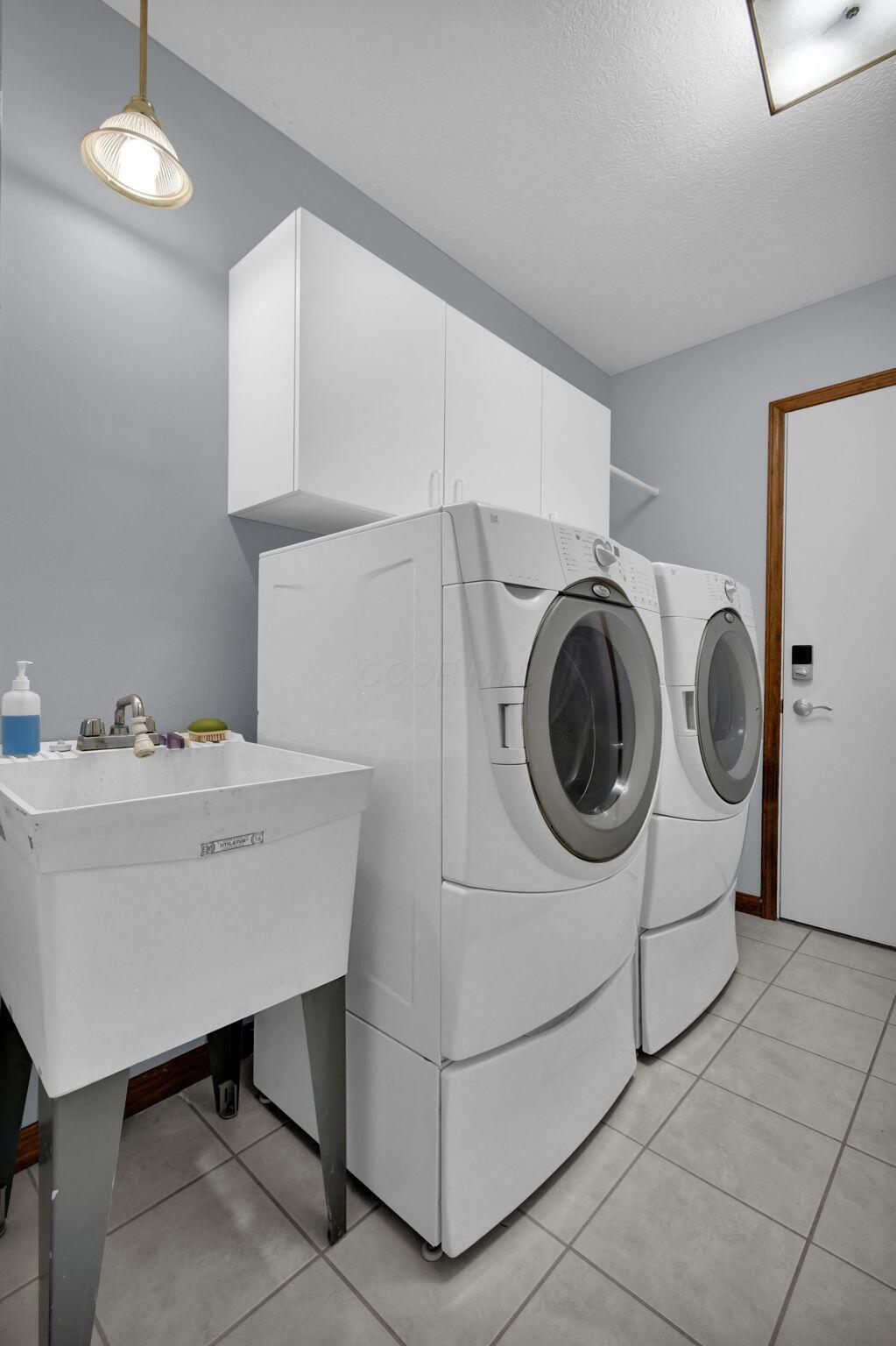10959 Heimberger Road Northwest Baltimore, OH 43105 - Photo 32 of 48 Laundry Room
