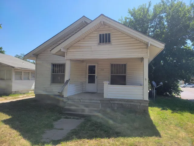$47,000 | 1014 North 1st Street, Arkansas City, KS 67005