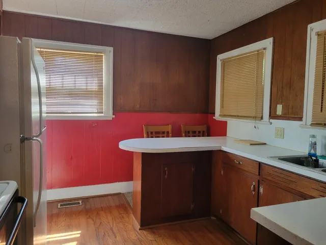 $47,000 | 1014 North 1st Street, Arkansas City, KS 67005