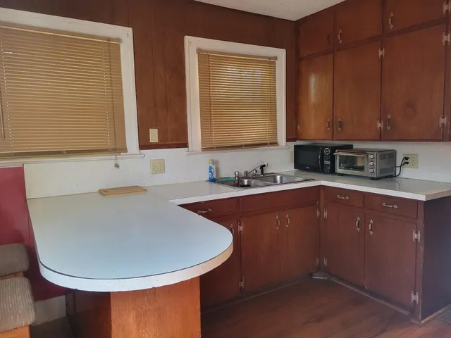 $47,000 | 1014 North 1st Street, Arkansas City, KS 67005