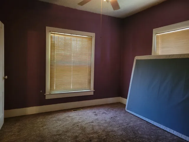 $47,000 | 1014 North 1st Street, Arkansas City, KS 67005