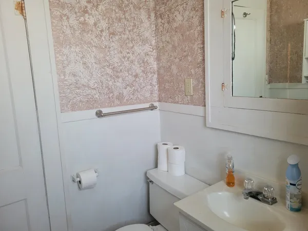 $47,000 | 1014 North 1st Street, Arkansas City, KS 67005