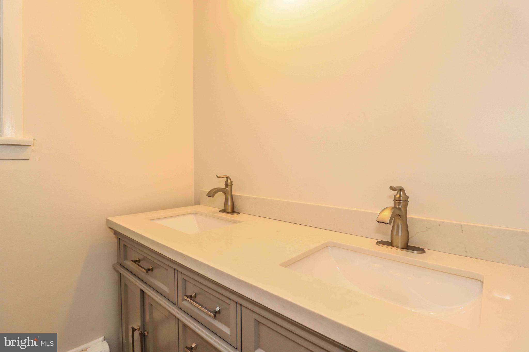 2248 Pennington Road Ewing, NJ 08638 - Photo 33 of 45 Second Full Bathroom