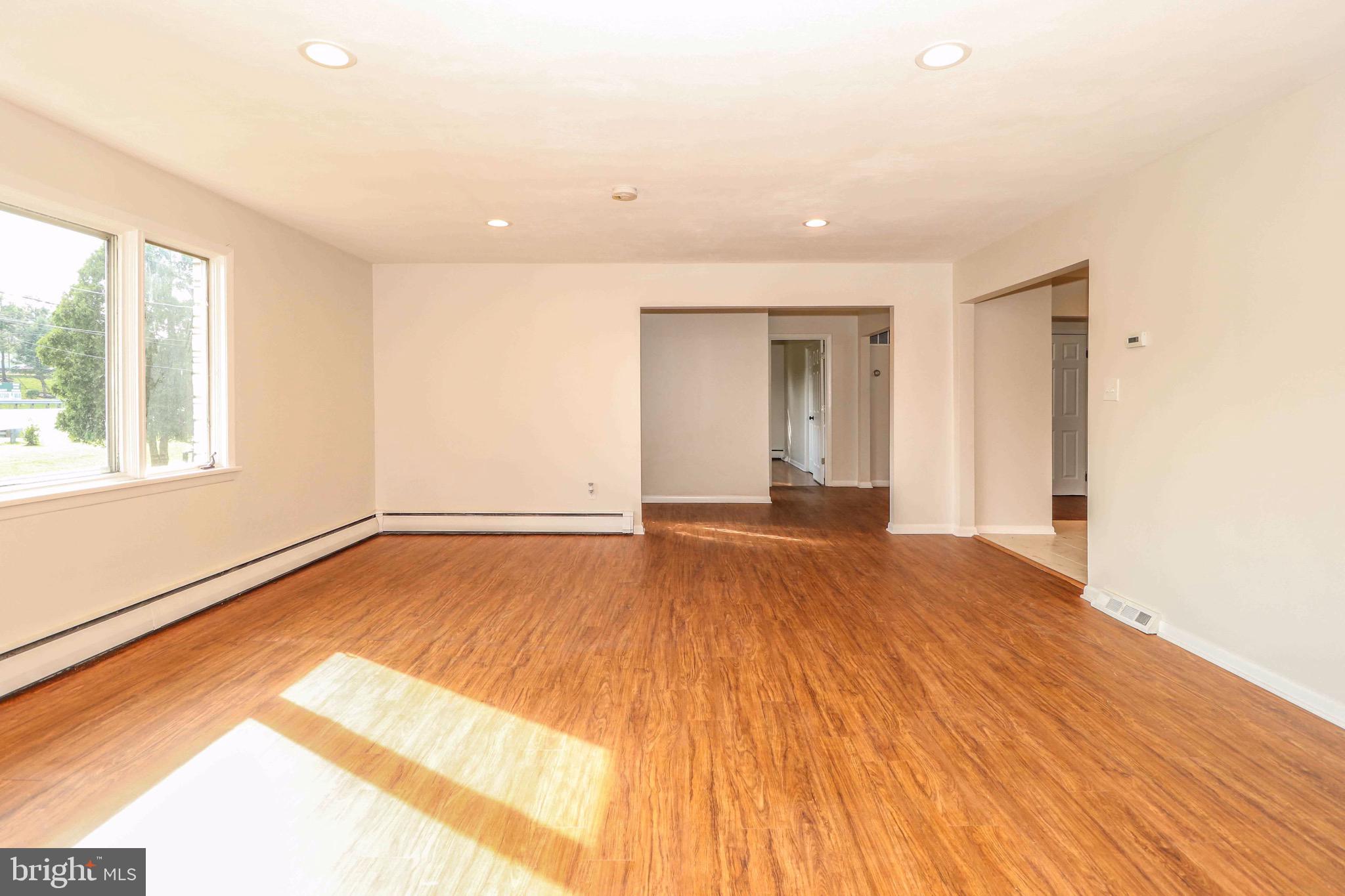 2248 Pennington Road Ewing, NJ 08638 - Photo 5 of 45 Living Room