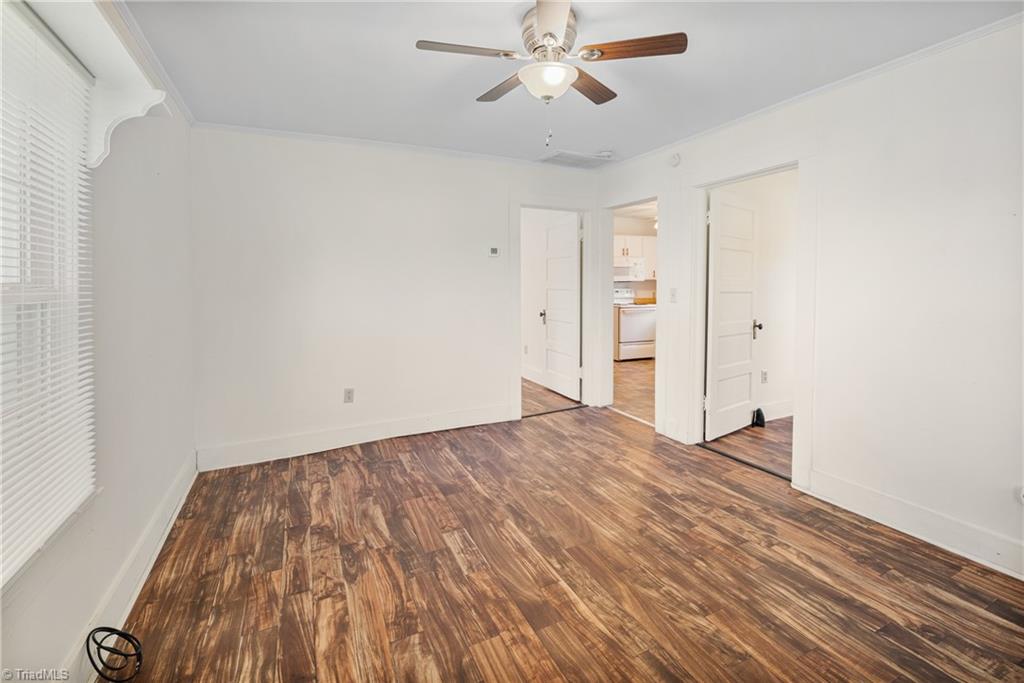208 Carson Road Pilot Mountain, NC 27041 - Photo 8 of 45 Living Room