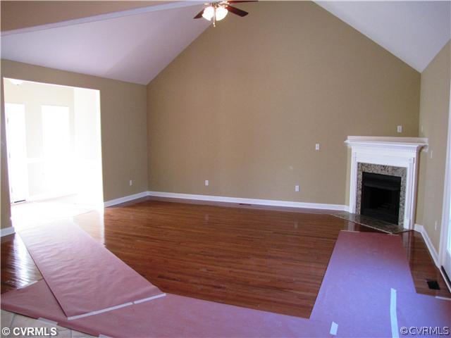 9210 Springfield Court Disputanta, VA 23842 - Photo 8 of 12 Den/Family/Great Room