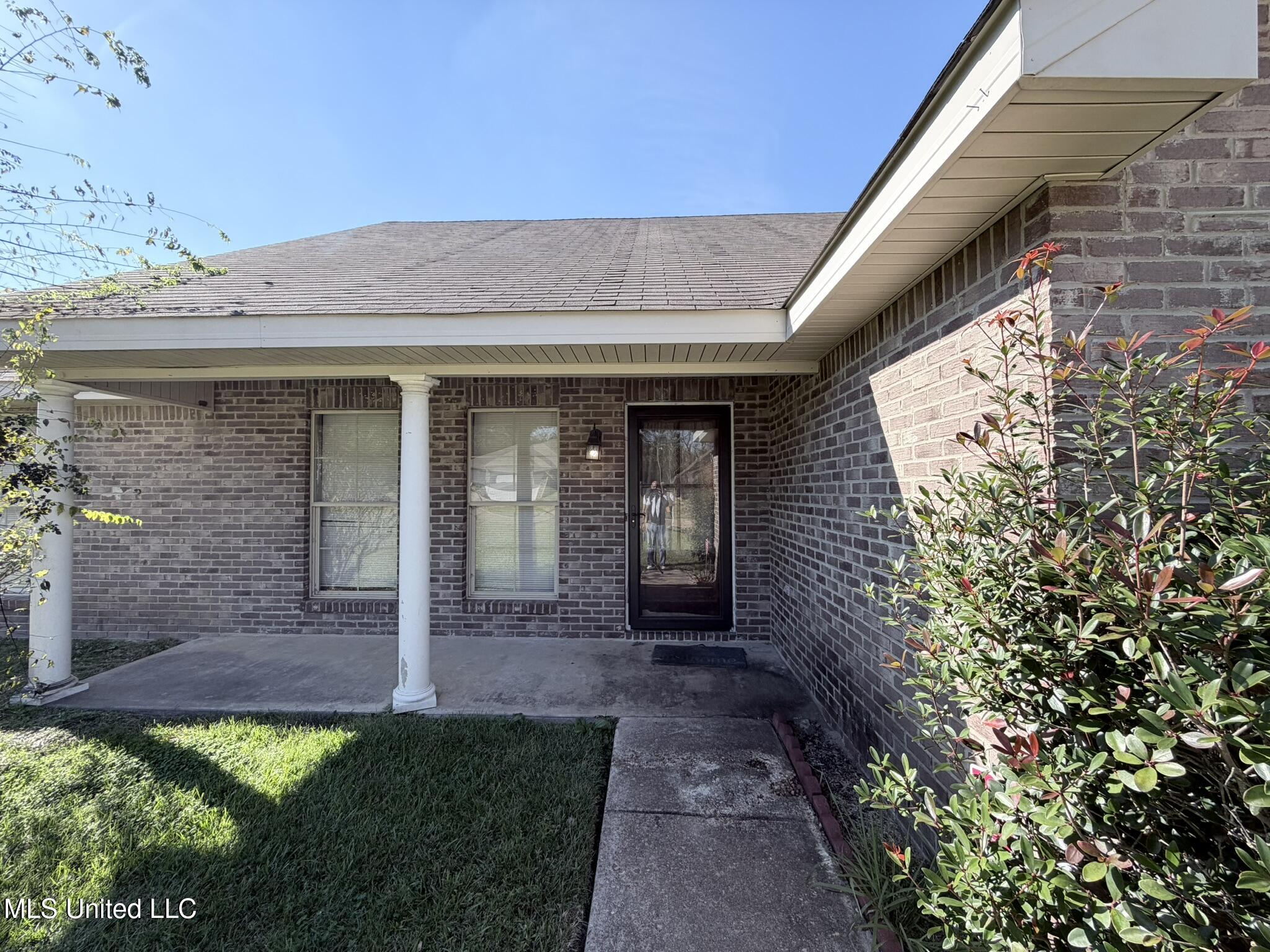 111 Kelly Cove Canton, MS 39046 - Photo 2 of 13 IMG_6726