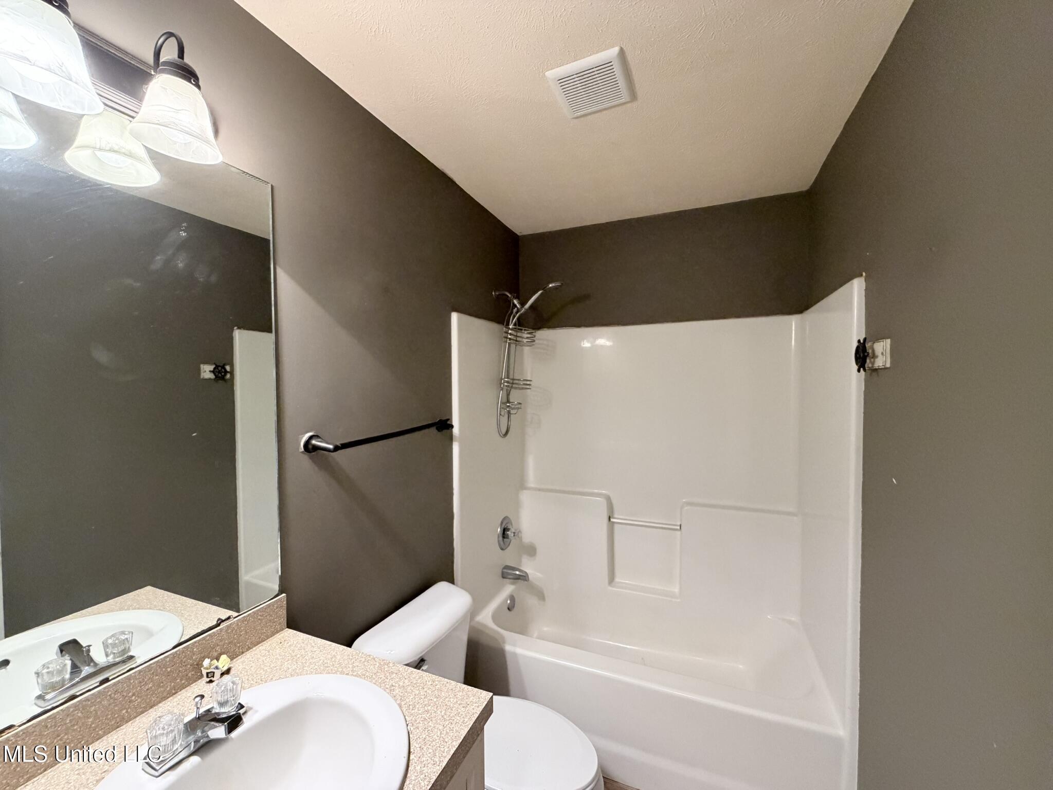 111 Kelly Cove Canton, MS 39046 - Photo 6 of 13 IMG_6731