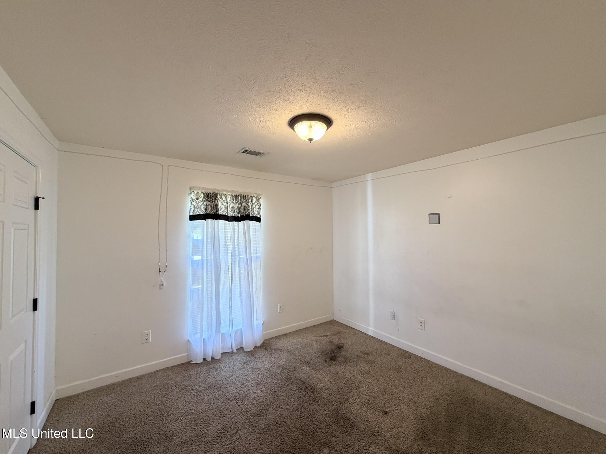 111 Kelly Cove Canton, MS 39046 - Photo 8 of 13 IMG_6733