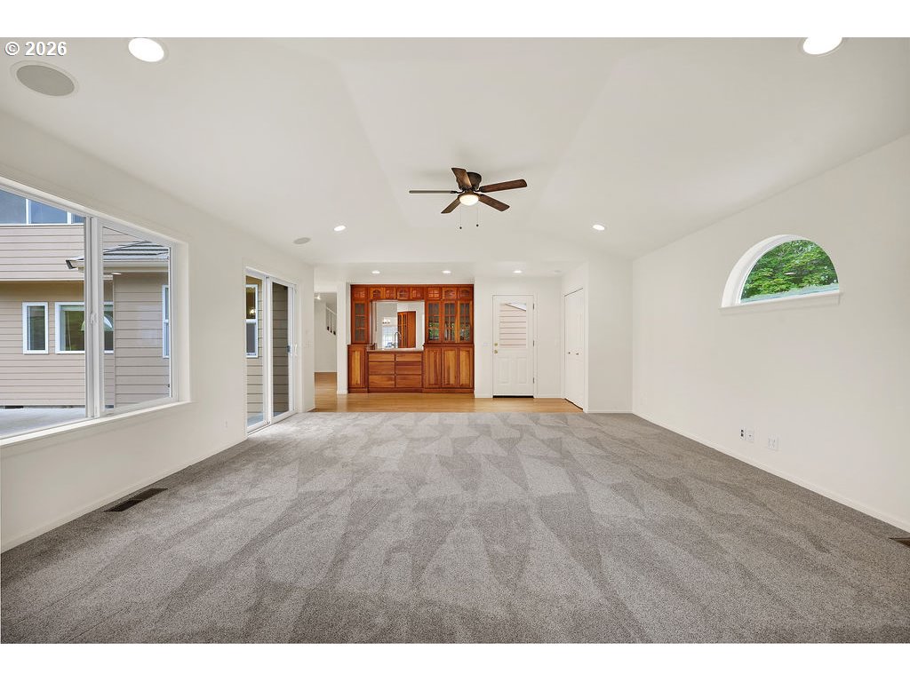 1774 River Pointe Loop Eugene, OR 97408 - Photo 22 of 45 Family Room