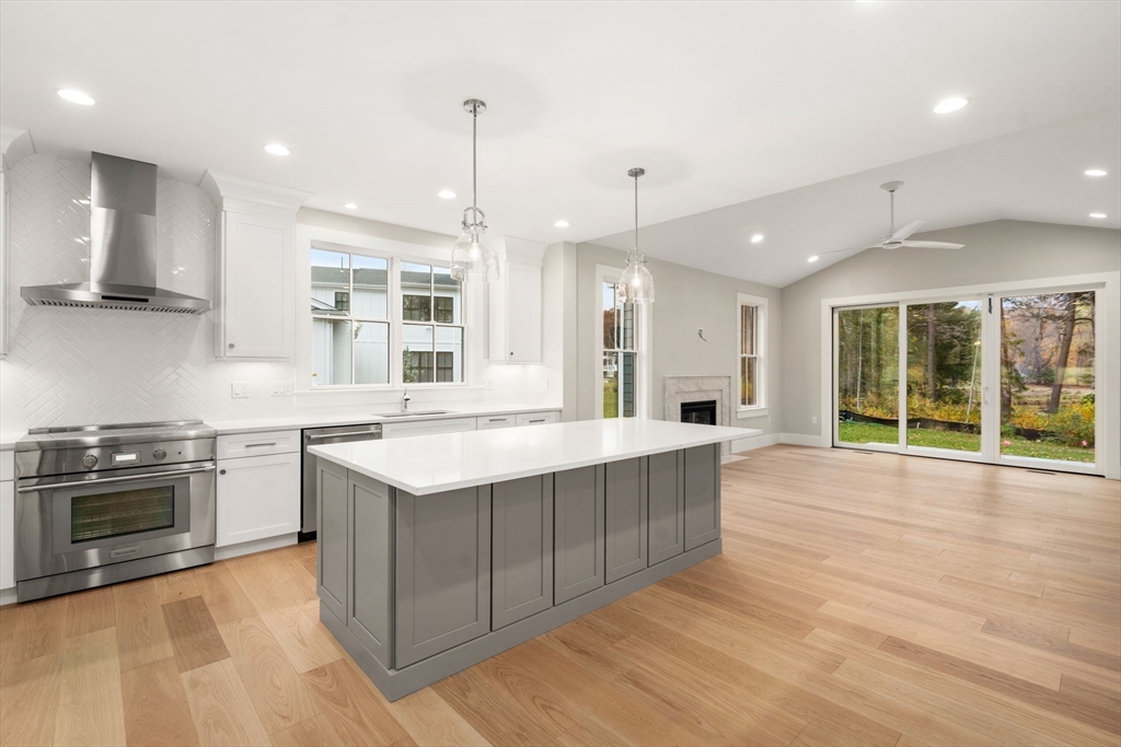 21 Country Farm Road, Unit 21 Framingham, MA 01701 - Photo 2 of 8