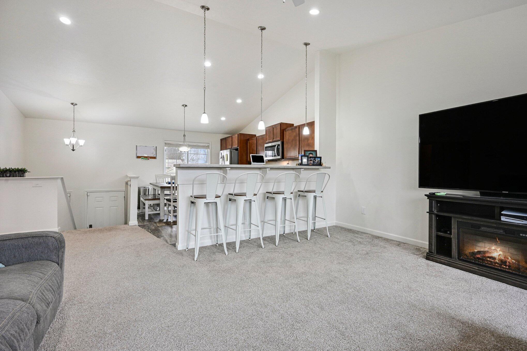 58640 Pond View Lane Three Rivers, MI 49093 - Photo 5 of 33 007_file_8341