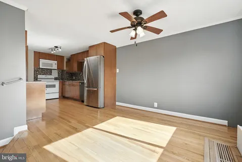 $299,999 | 2059 Huntington Avenue, Unit 707, Alexandria, VA 22303