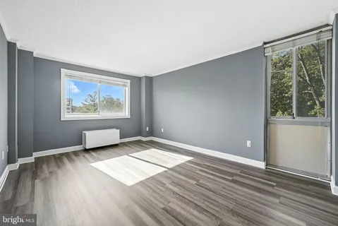 $299,999 | 2059 Huntington Avenue, Unit 707, Alexandria, VA 22303