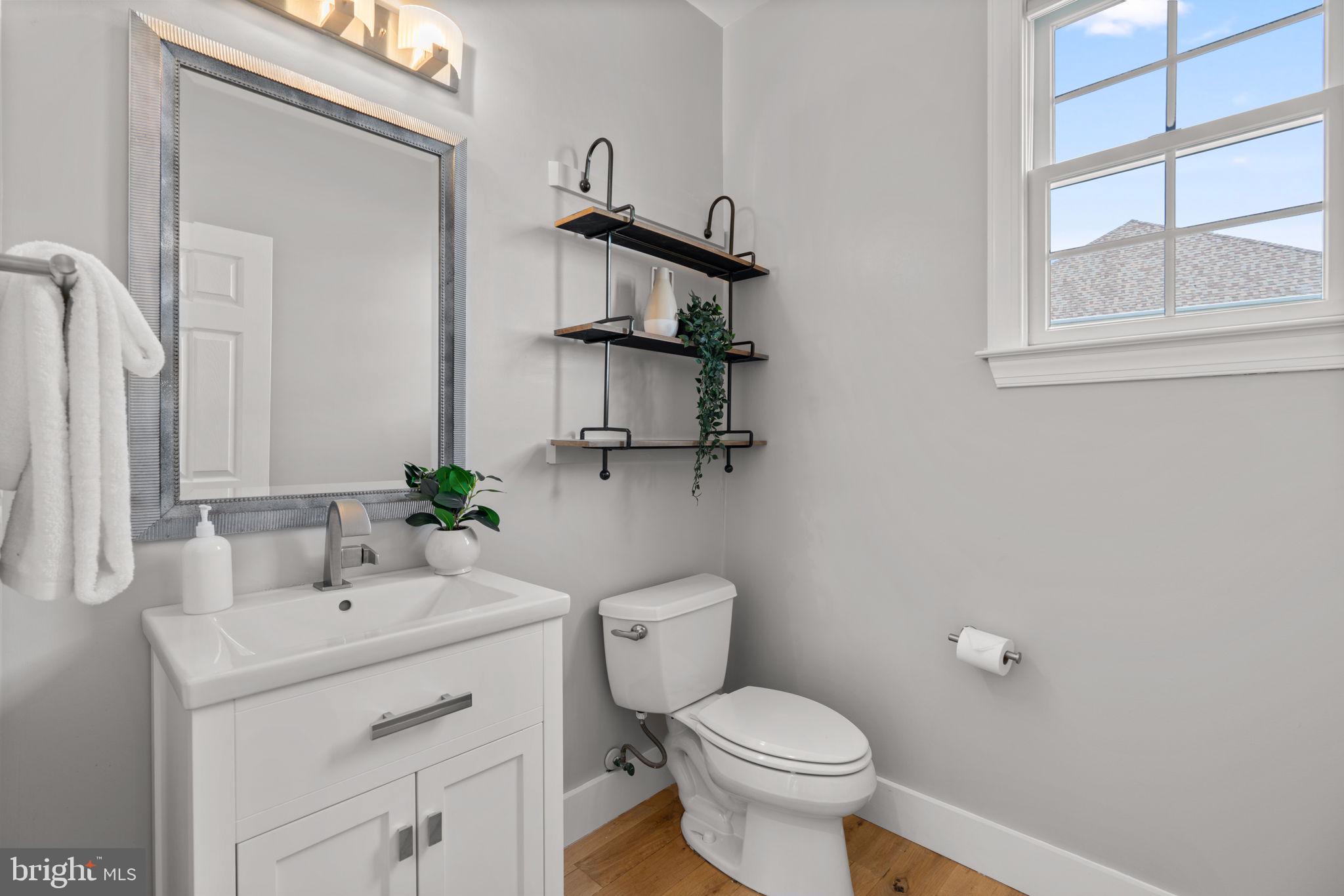 25114 Vista Ridge Road Laytonsville, MD 20882 - Photo 26 of 97 Main Level Powder Room