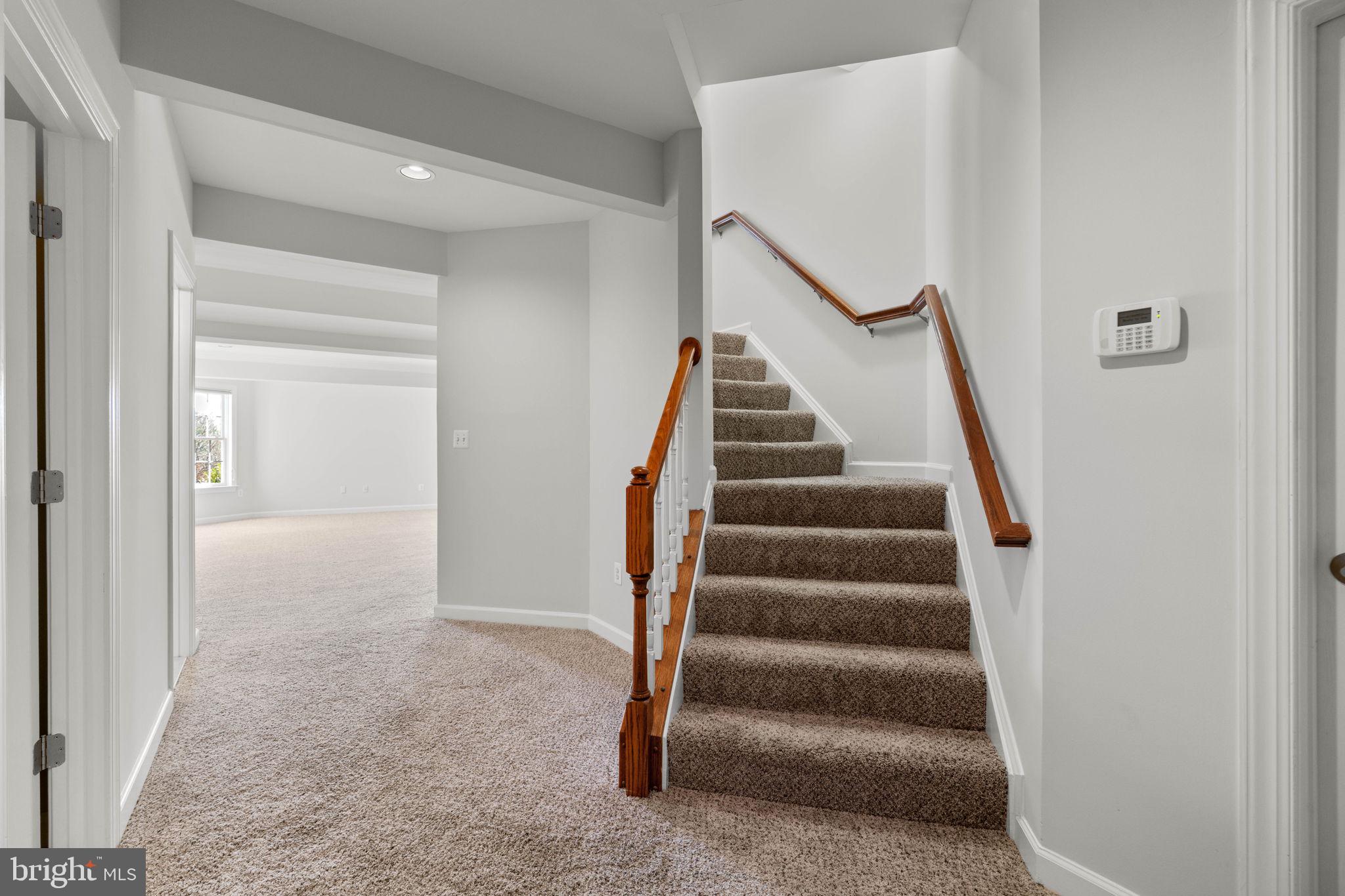 25114 Vista Ridge Road Laytonsville, MD 20882 - Photo 57 of 97 a view of entryway