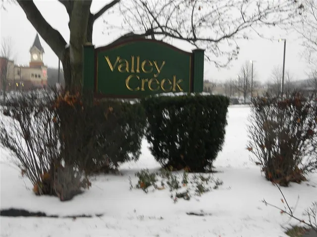 $169,900 | 7 Falcon Lane West, Perinton, NY 14450