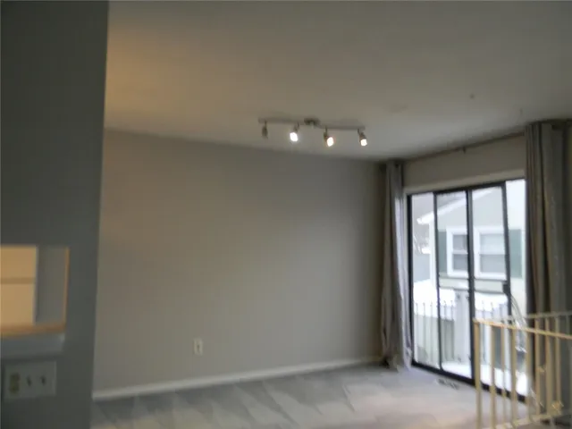 $169,900 | 7 Falcon Lane West, Perinton, NY 14450