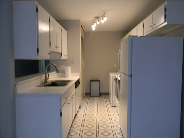 $169,900 | 7 Falcon Lane West, Perinton, NY 14450