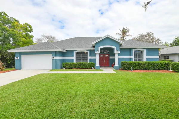 $732,900 | 2263 Northeast Marlberry Lane, Jensen Beach, FL 34957