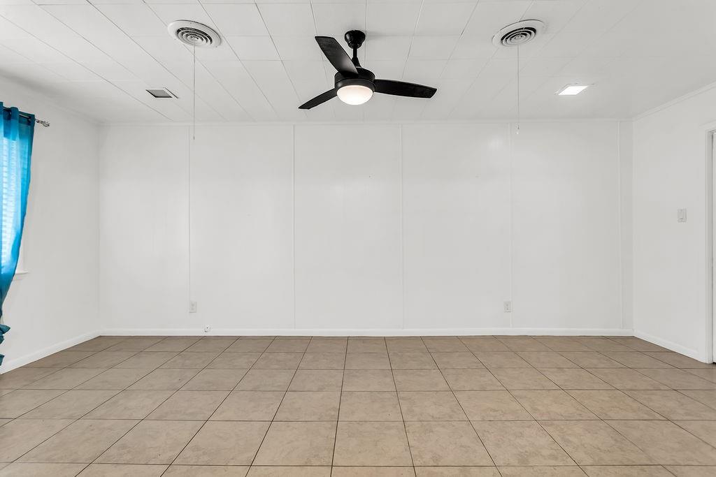 9440 Magnolia Road Frisco, TX 75033 - Photo 19 of 29 a view of an empty room