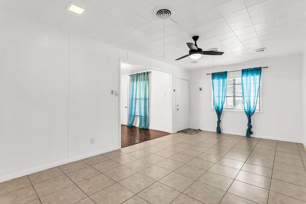 9440 Magnolia Road Frisco, TX 75033 - Photo 22 of 29 a view of an empty room with a window