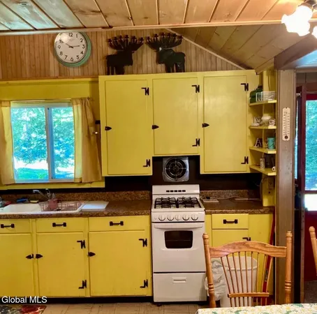 $2,250 | 32 Gooseneck Road, Horicon, NY 12815