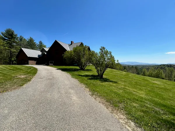 $1,500,000 | 487 Stevens Place, Newbury, VT 05081