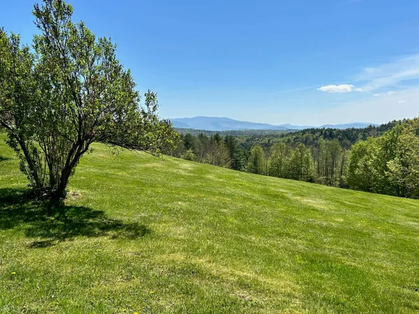 $1,500,000 | 487 Stevens Place, Newbury, VT 05081