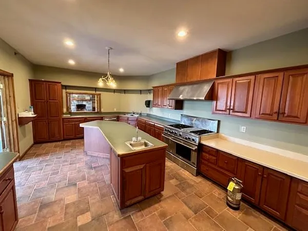 $1,500,000 | 487 Stevens Place, Newbury, VT 05081